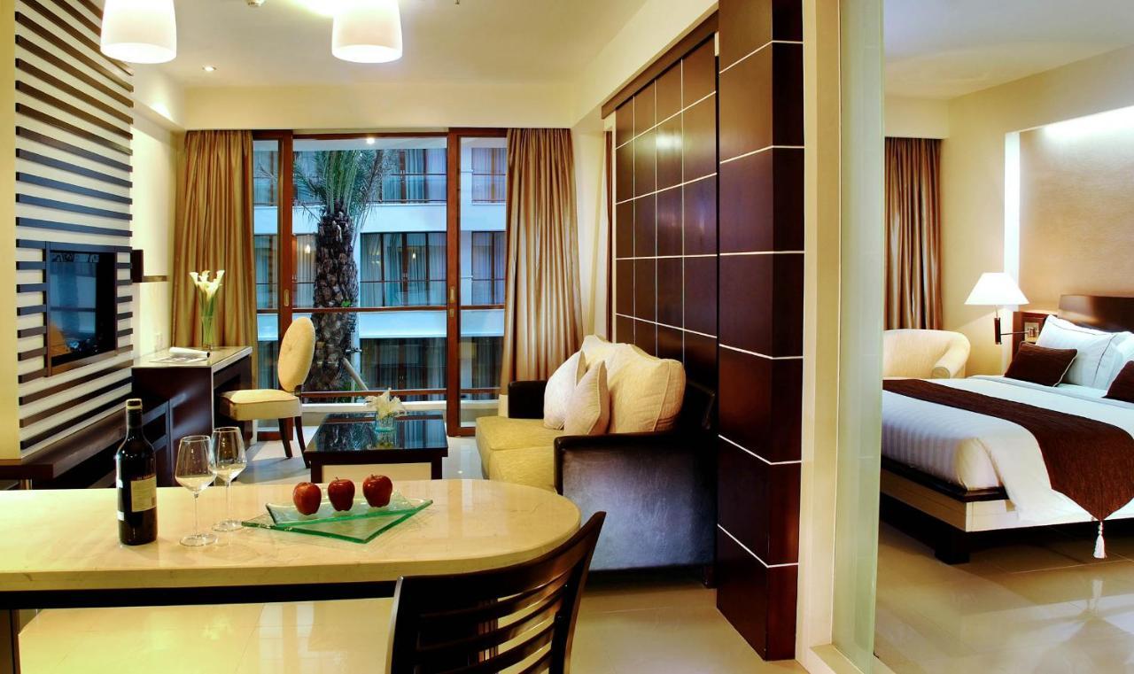 Aston Kuta Hotel And Residence Exterior foto