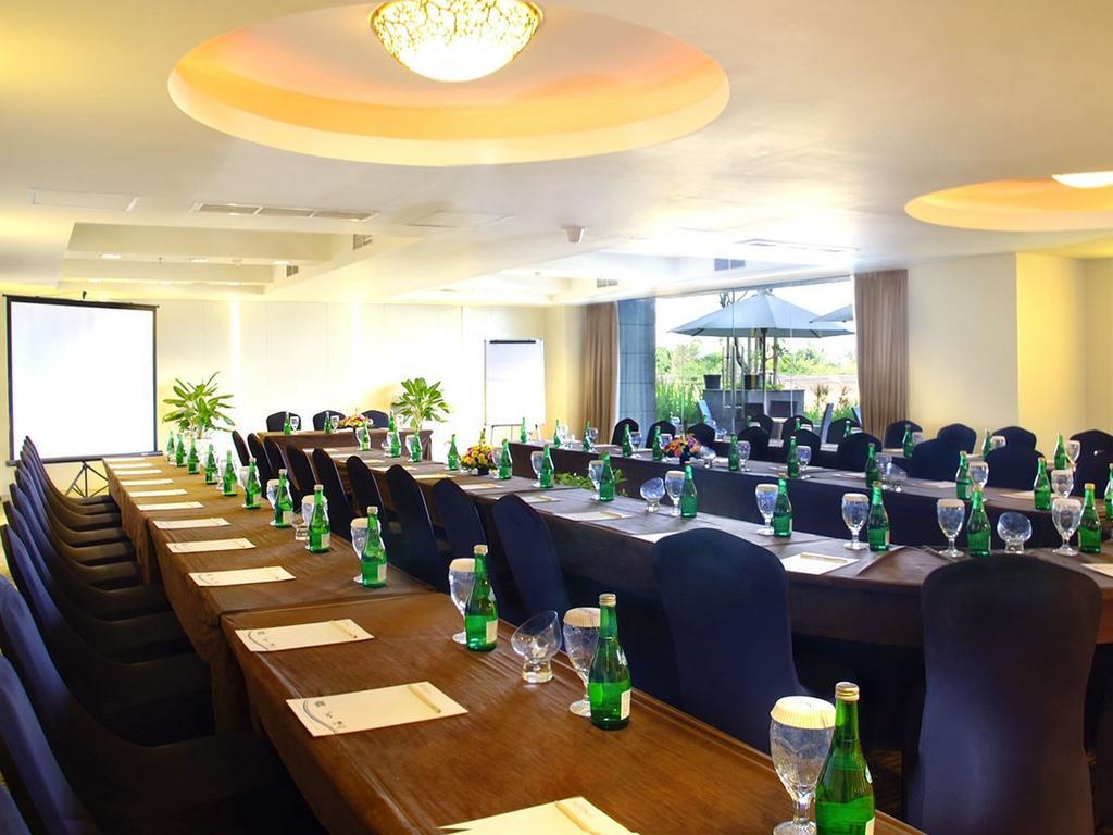 Aston Kuta Hotel And Residence Exterior foto